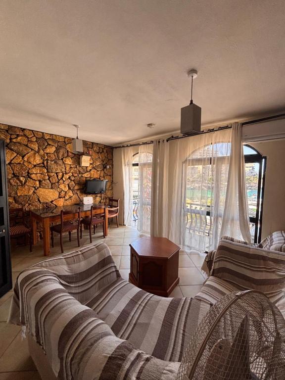Cozy beachside - B&B Xlendi