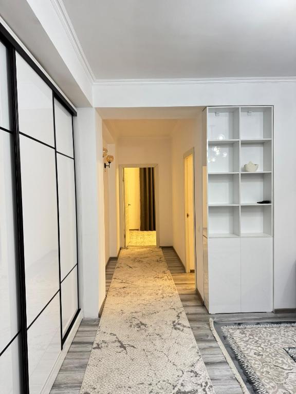 Sky View Three-Bedroom Apartment - B&B Biškek