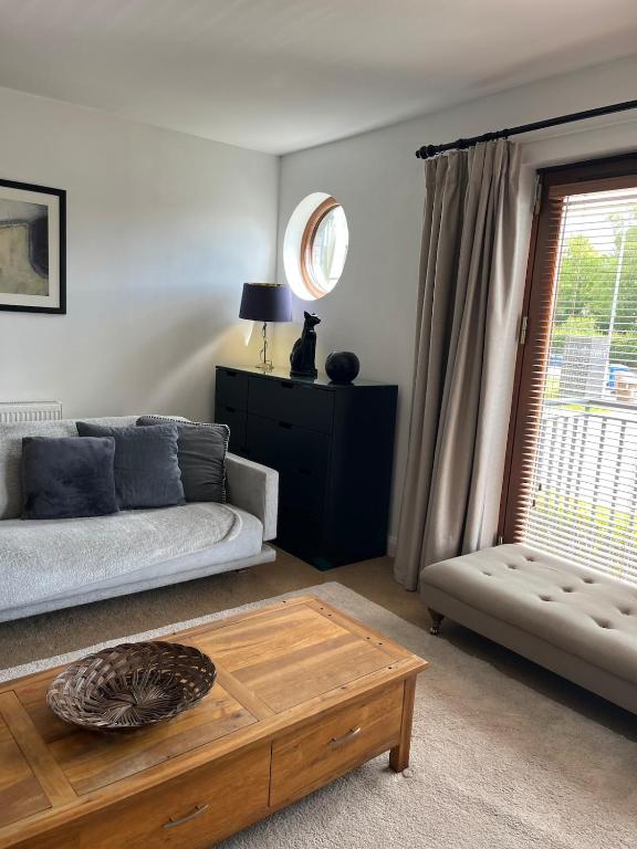 Spacious Townhouse in the Heart of Castledawson - B&B Castledawson