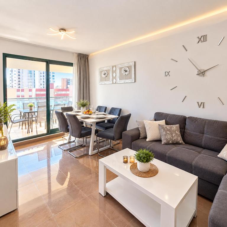Torre Sol Lux Apartment 12 floor , free parking, - B&B Benidorm