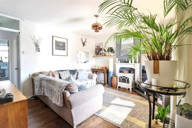 Mullion Splits Light - B&B Leicester