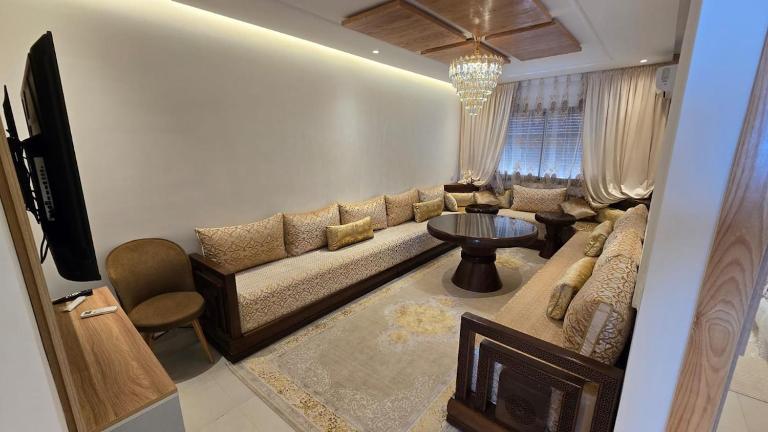 appt luxueuse 2 chambres et salon face à Asswak assalam - B&B Kenitra