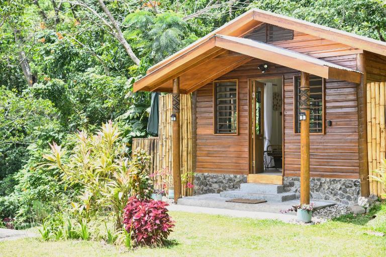 Latui Loft - B&B Savusavu