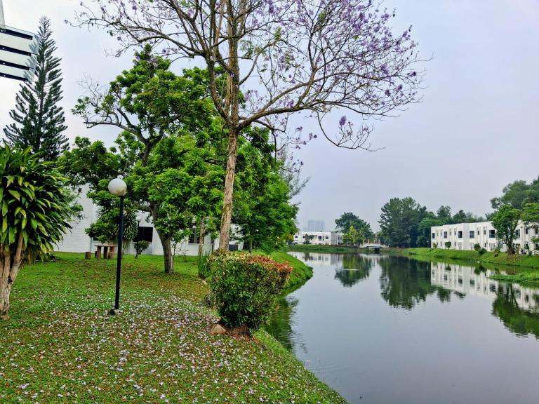 Lovely Luxury Lakeview - B&B Kajang