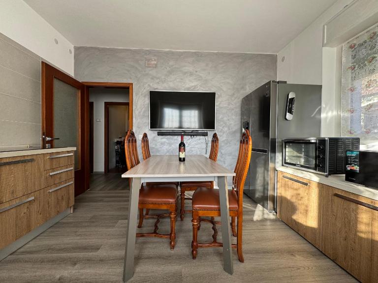 Lases,15 min da Trento,lago e monti in Val di Cembra con Parcheggio, PetFriendly - B&B Albiano