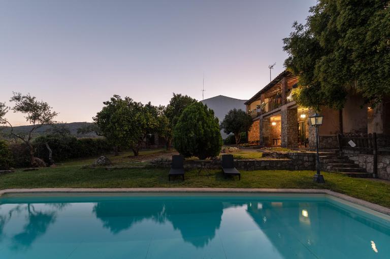 Casa Jardín Sierra de Gata - B&B Hoyos