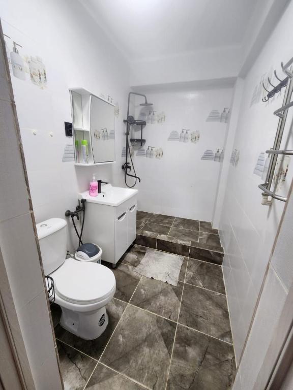 Пионер - B&B Biskek