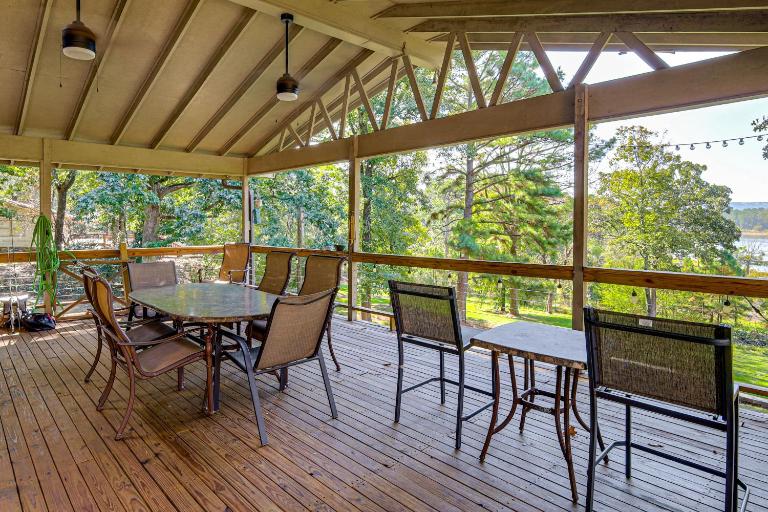 Direct Lake Access! Greers Ferry Home w/ Game Room - Chambres d'hôtes Greers Ferry