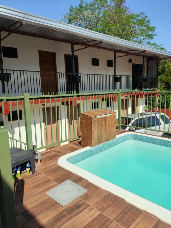 Estúdio com cozinha, duas camas e banheiro em Foz do Iguaçu - B&B Foz do Iguaçu