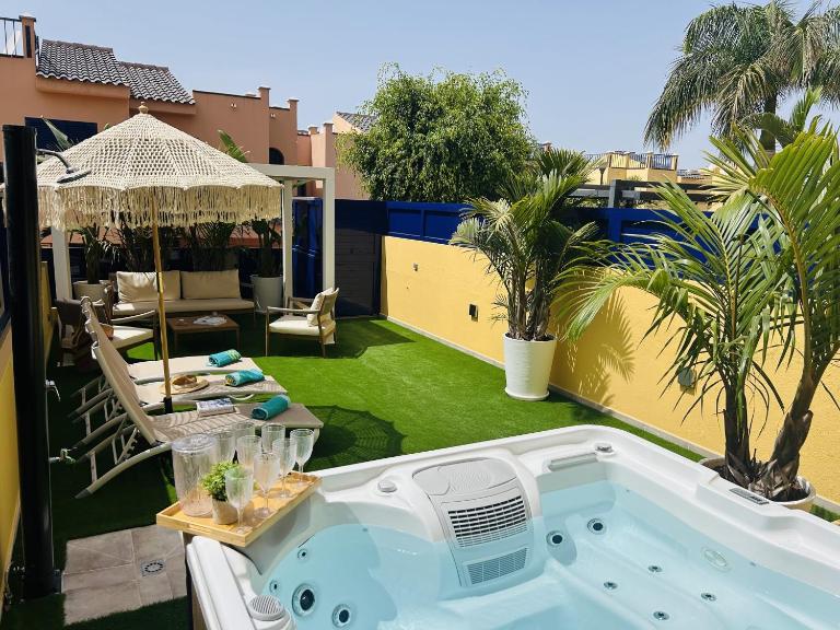 Oasis Beach Home Meloneras with Jacuzzi - B&B Maspalomas