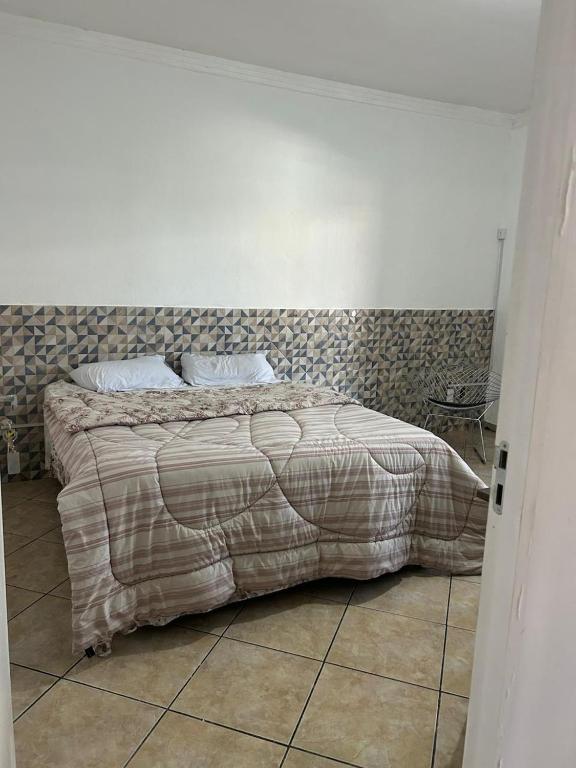 Quarto para casal ou solteiro custo-benefício - B&B Hortolândia
