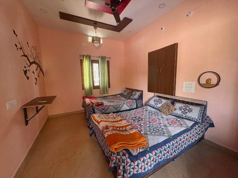 Om Sai Stays - Bed and Breakfast Hampi