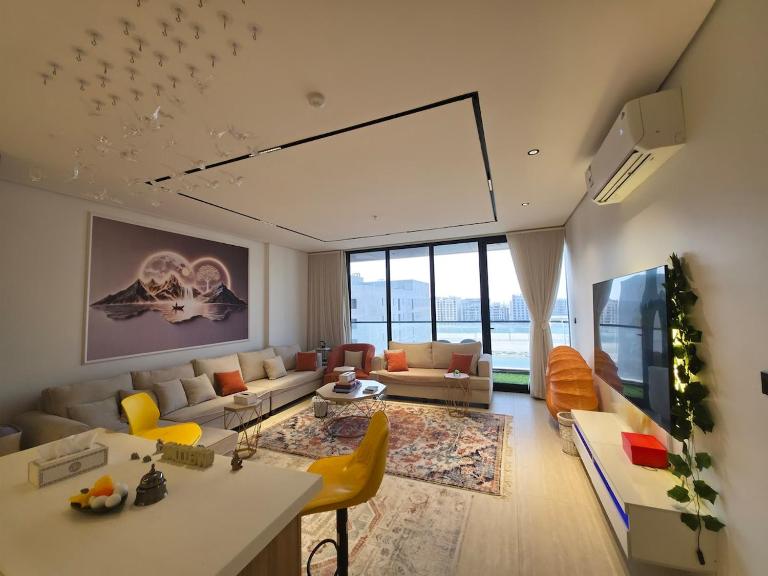 شقة راقية مجهزة بالكامل في الطابق الثامن - Ferienwohnung Khobar