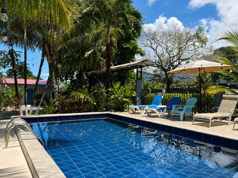 Rooms & Pool Macaws - Ferienwohnung Uvita
