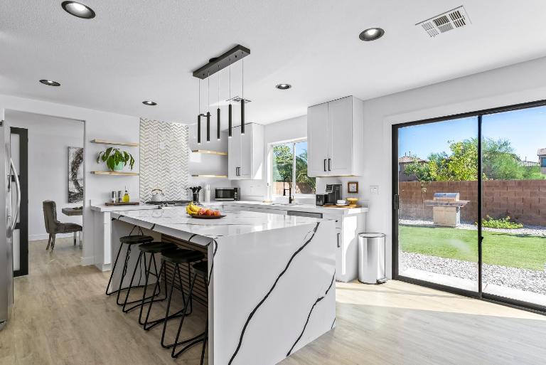 Modern-cozy -12 miles from the Strip - B&B Las Vegas