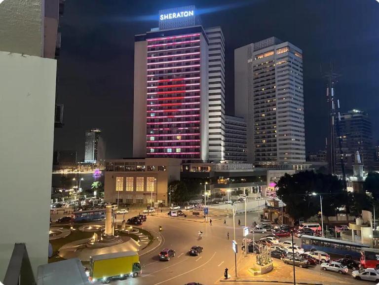 Joy Homes - Dokki - 3 Bedrooms Apartment in front of Sheraton Hotel - 2 Bathrooms - B&B Il Cairo