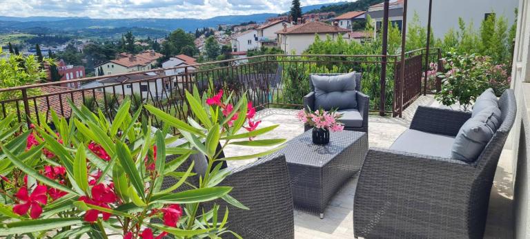 Apartment By the Castle - B&B Capodistria