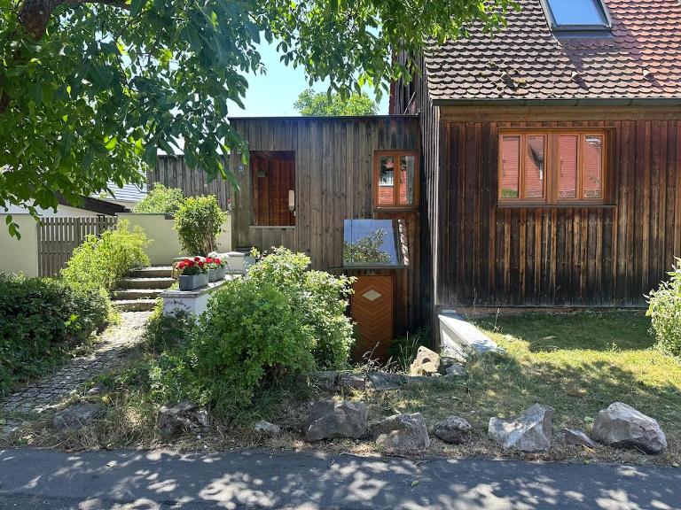Hobbithöhle - Ferienwohnung Neunkirchen am Brand