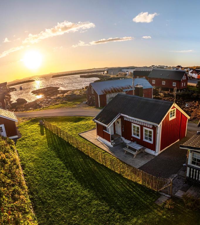 Historic Seaside Fishermans House in the Heart of Bud - B&B Bud