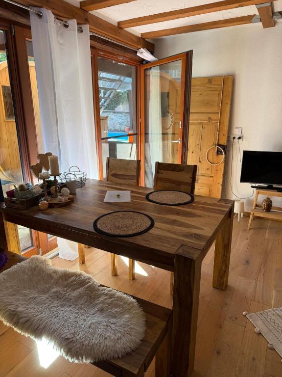 Einzimmerapartment mit Fass Sauna (und Pool) - B&B Fränkisch-Crumbach