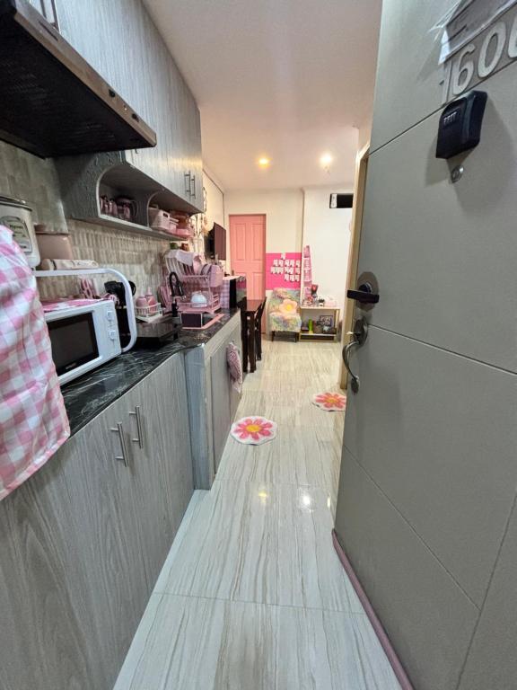 Joy's Haven at Victoria Sports Tower - B&B Manila