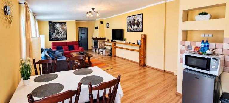Apartament Alcatraz 90m z kominkiem Kamienna Góra - B&B Kamienna Góra
