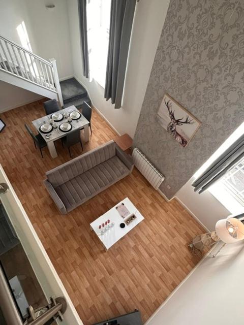 Stylish 1 Bed Town Centre Flat - Sleeps 4 - B&B Yeovil