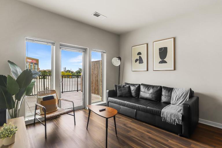 Chic 1BR Alexandria Retreat - Fast Metro Access - B&B Alexandria
