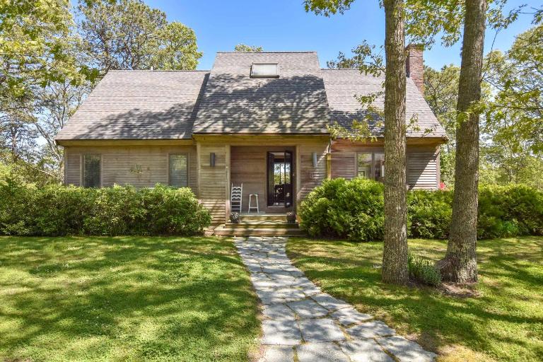 Waterfront on Pond w Private Beach - B&B Chatham