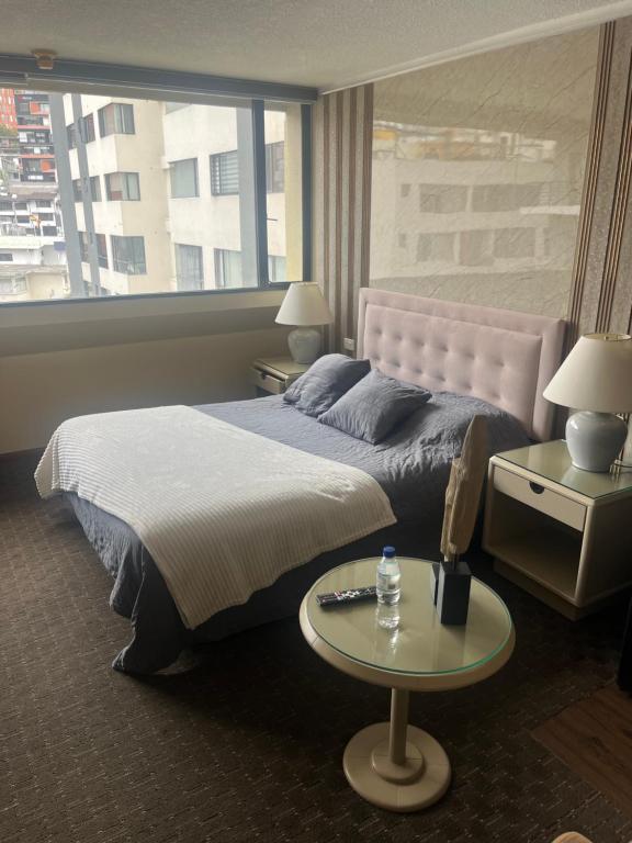 Suites Edificio Akros - B&B Quito