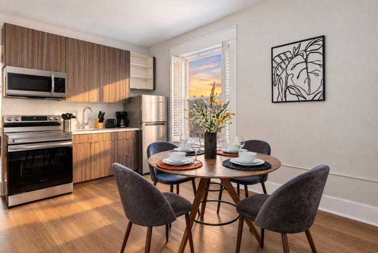 Gorgeous 2BR Gaslamp Modern Comfort & Walkable - Chambres d'hôtes San Diego