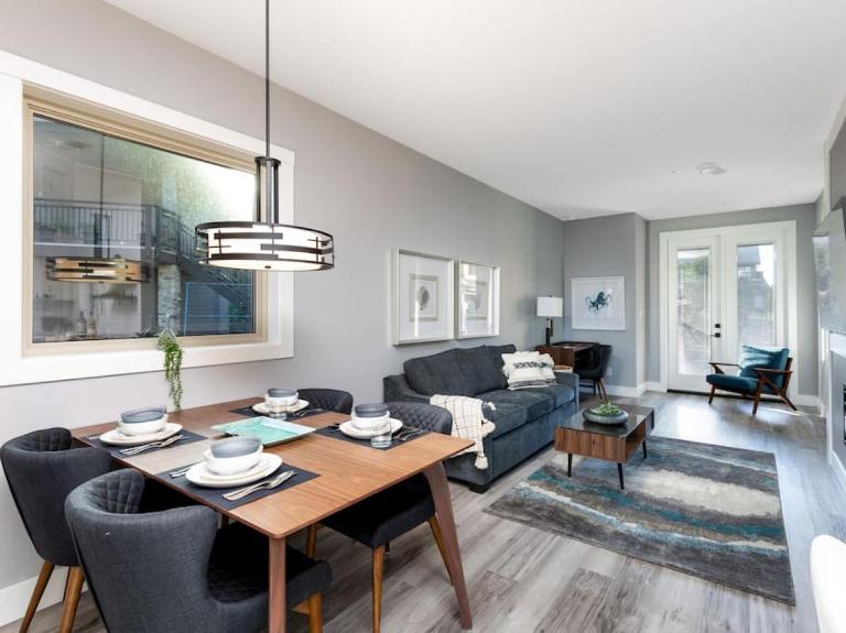 Beautiful 2 bedroom town home in Sunrise Ridge - Ferienwohnung Parksville