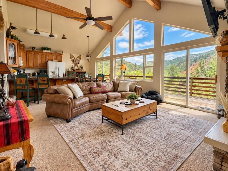 Mountain Vistas - Lake Views at Buffalo Sunrise - Chambres d'hôtes Green Mountain Falls