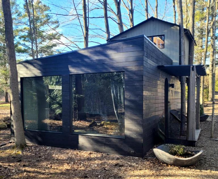 Black Pine Tree House - B&B Acton