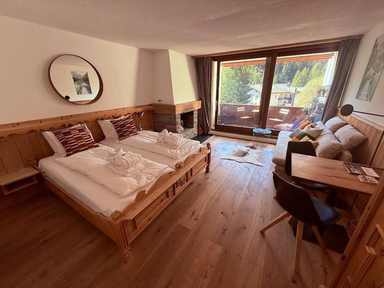 Modern LAAX apt Swimming Pools Wellness and Tennis - B&B Laax