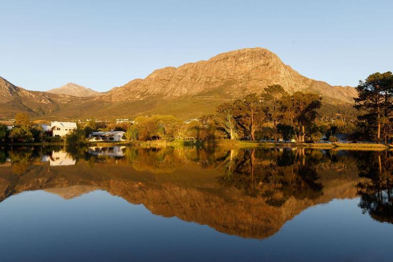La Petite Luciole - Views, Walk to Village & Private Pool - Chambres d'hôtes Franschhoek