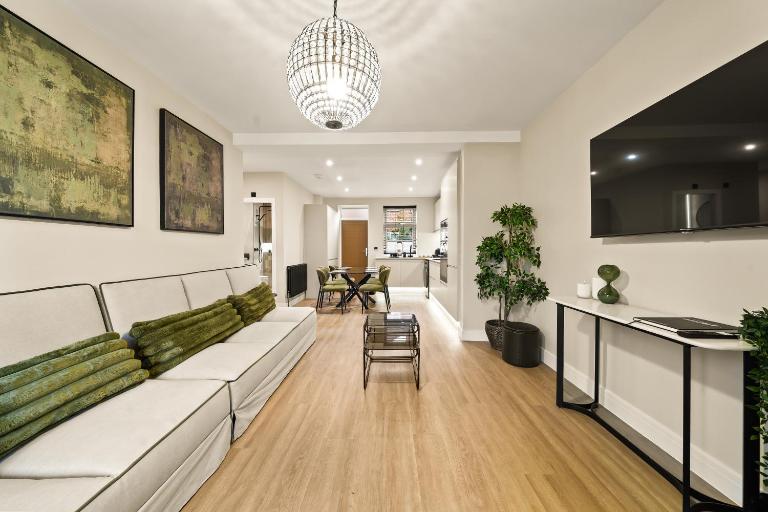 Modern high spec apartment in Cheadle with free parking - Chambres d'hôtes Stockport