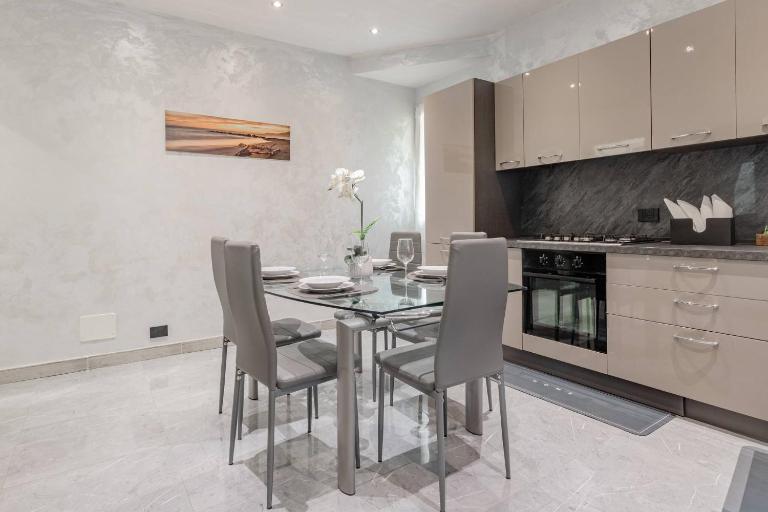 H11 SIMPLE HOME - Parcheggio - B&B Bordighera