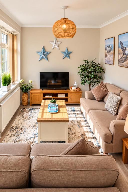 Seashells House 2 Min Walk to Beach with Private Parking & Garden - B&B Skegness