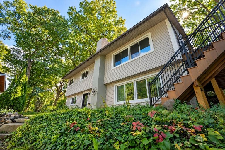 Well appointed Lakefront home - B&B White Lake
