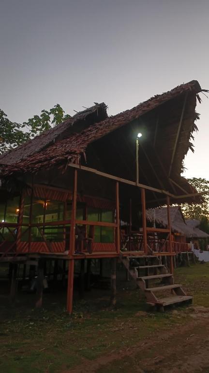 CAMUNGO jungle Lodge in indigenous community ALL INCLUSIVE - Chambres d'hôtes Puerto Franco