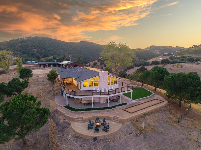 Valley Vista - 7-acre Wine Country Ranch, Sweeping Views, Close to Downtown! - Chambres d'hôtes Paso Robles
