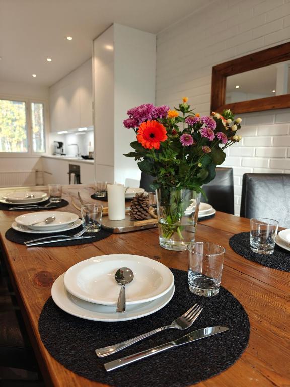 Stella Lapponia - Luxury 200sqm Townhouse - Ferienwohnung Rovaniemi