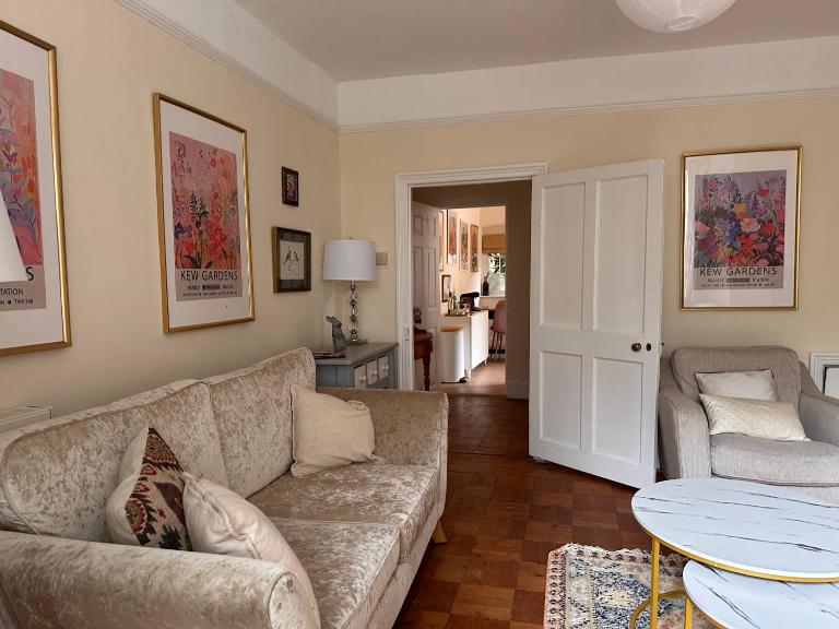 Fossils, Beaches and Cosy nights at Langmoor Manor - B&B Charmouth