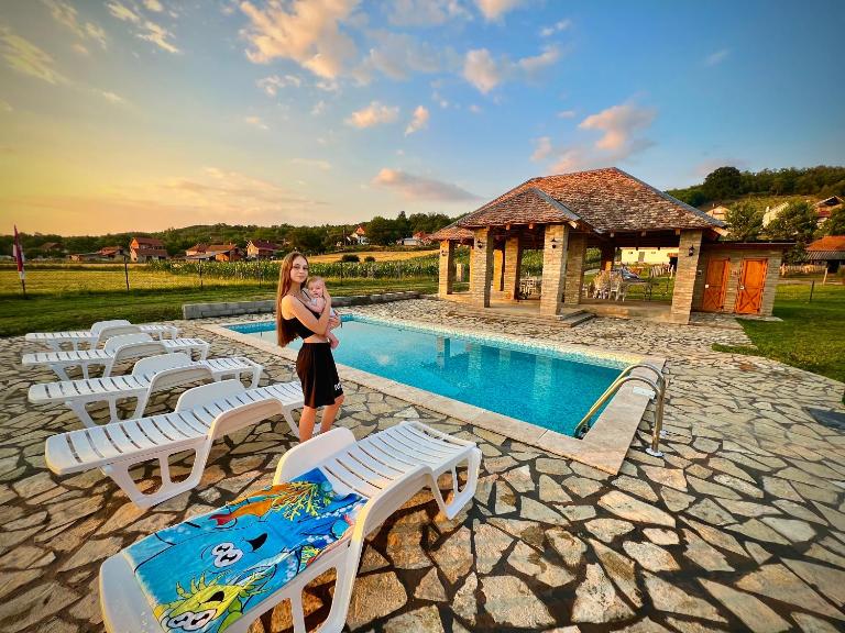 Čajića avlija - B&B Obrenovac