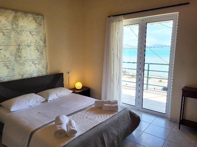 Seaside Appartment Bluethalassa with Garden - B&B Argos