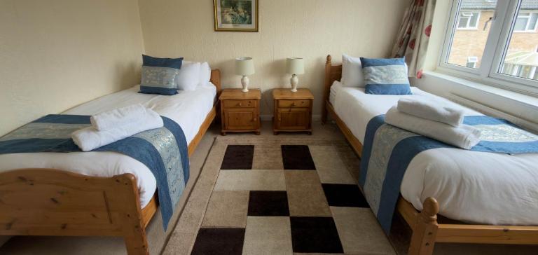 Farnborough Stay - 5 Bedroom - B&B Farnborough