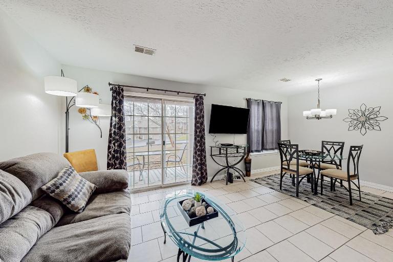 Entertainer's Landing, Unit 3 - B&B Branson