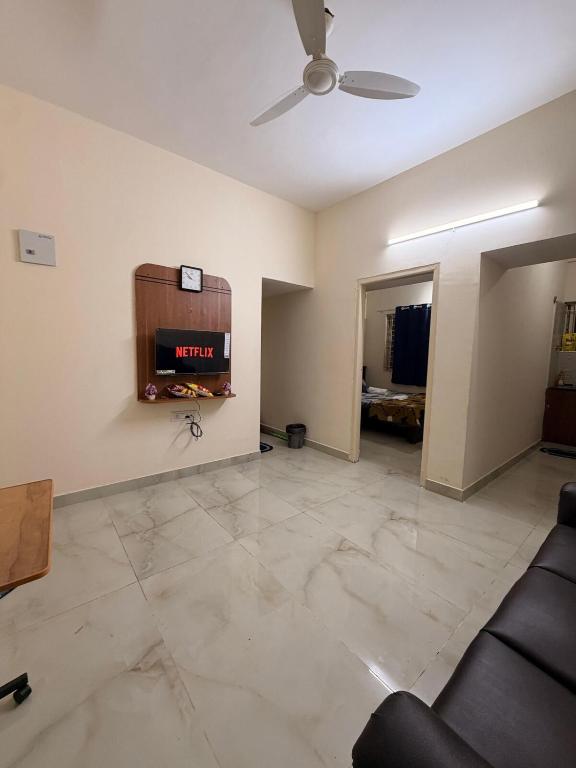 Chic & Cozy 1 Bedroom Apartment in Electronic City - B&B Bengaluru
