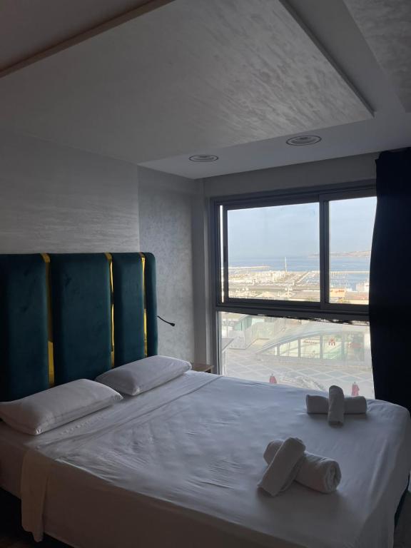 Tangier waves 27 - B&B Tangeri